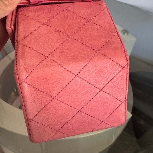 🌸100% Authentic Late 80’s Chanel Pink Leather bag🌸 - Picture 7 of 11